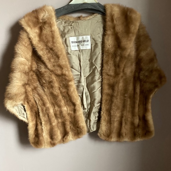 Bernard Held • Shawl/Wrap/Cape - Picture 4 of 4